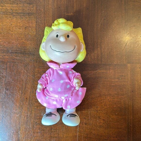 Vintage 2000 Peanuts Sally Jointed Figurine with Box Limited Edition - Picture 5 of 10